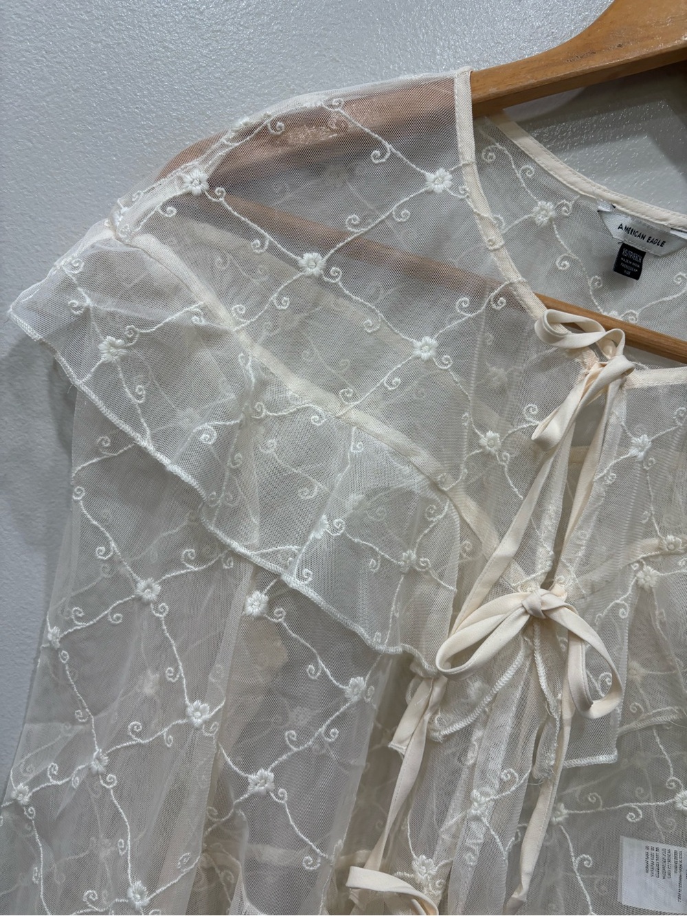 American Eagle Sheer Mesh Front Tie Ruffle Trim Top Women’s Size XS - Picture 5 of 11